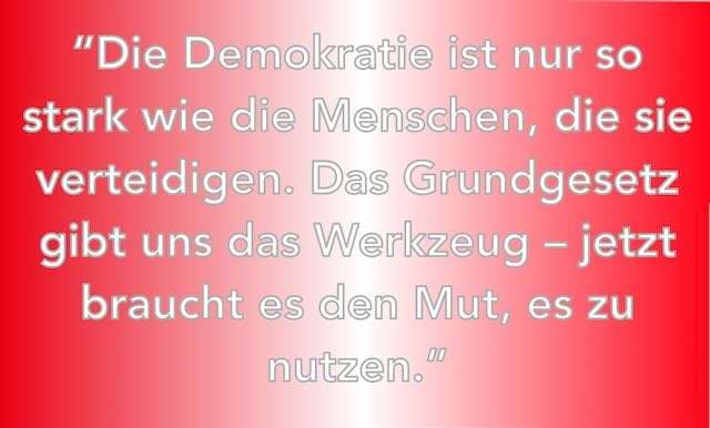 Rote Karte für Verfassungsfeinde